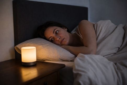 Sommeil fragmenté : comprendre et limiter les interruptions